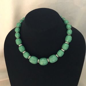 Green faceted fashion necklace